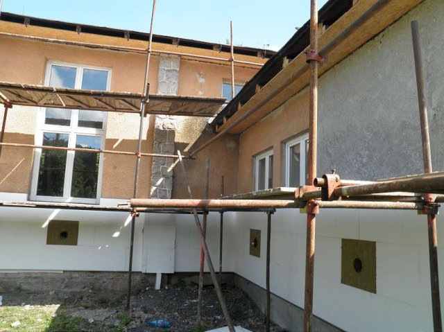 Stavebné úpravy a zateplenie obecného úradu Nezbudska Lúčka