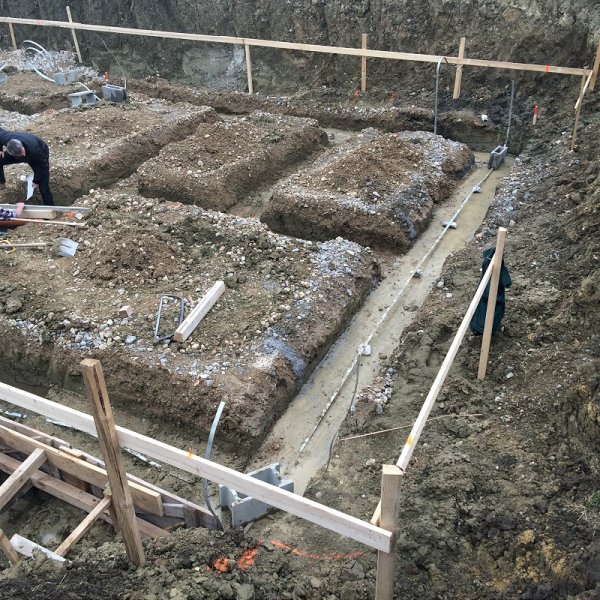 Hrubá stavba rodinného domu Južné Terasy